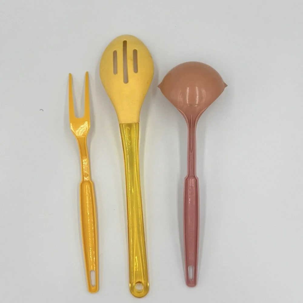 VTG Ekco USA‎ Plastic Utensil Set Fork Slotted Spoon Ladle Yellow Pink Retro
